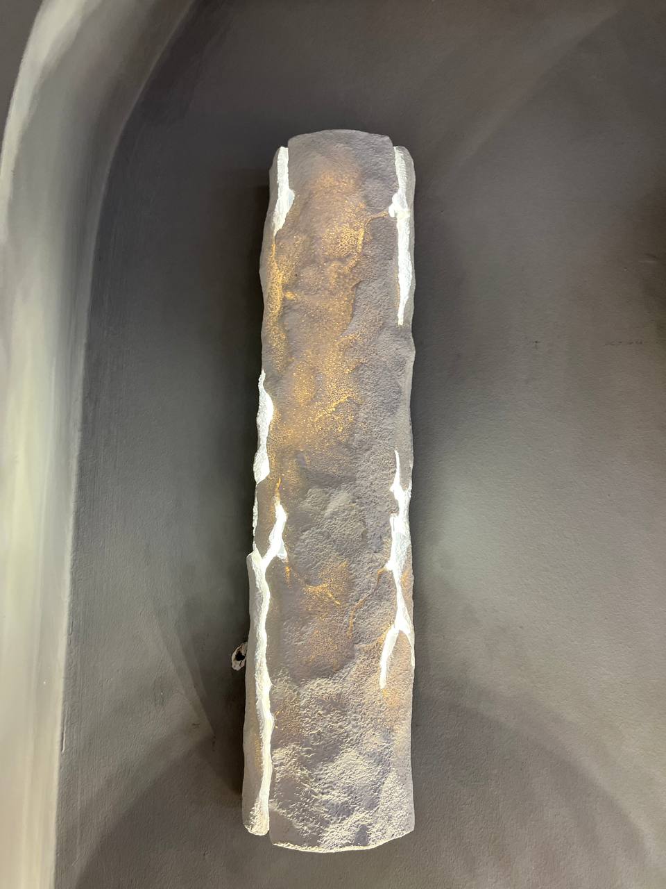 چراغ دیواری طرح سنگی