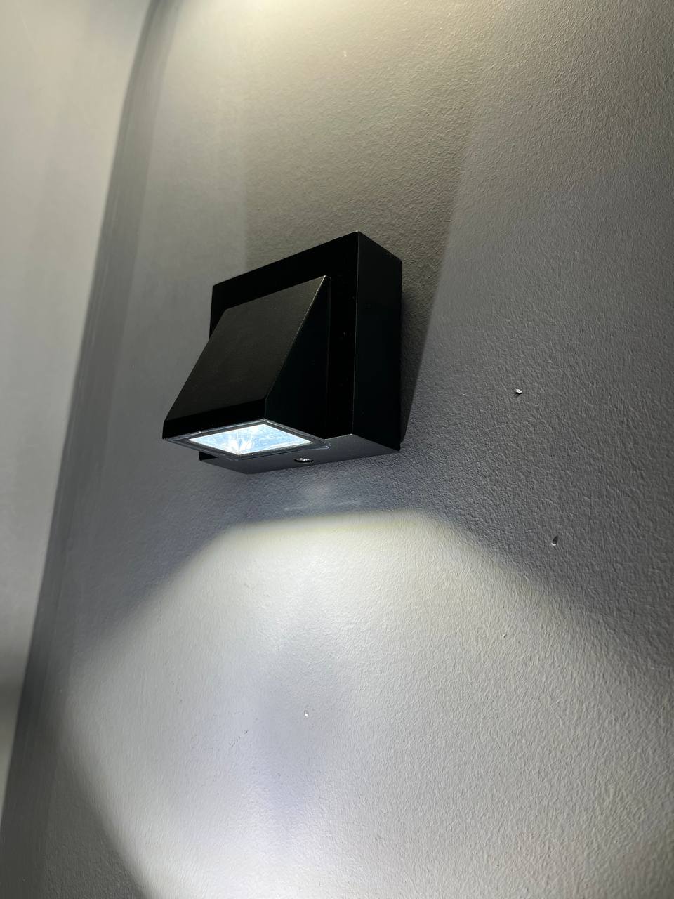 چراغ دیواری کلبه ای یک طرفه