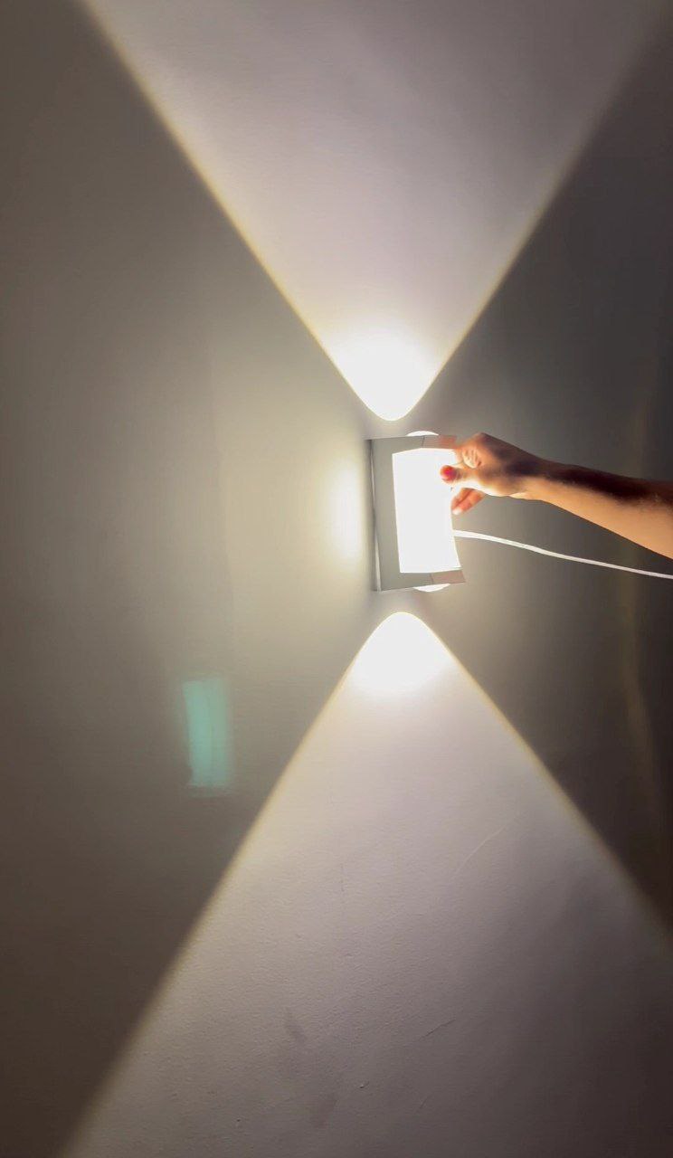 دیواری DH2 اگه هم نور میخوای هم دکوراتیو