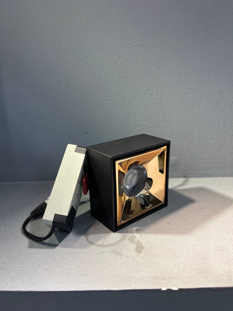 چراغ مربع توکار گرد بر 8cm