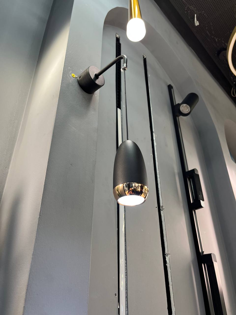 دیواری اویز 004 تنظیم ارتفاع نور پخش